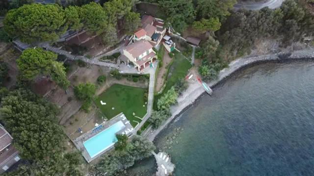 Villa Le Sprizze A Bordo Del Mare - Goelba Марчиана-Марина Экстерьер фото