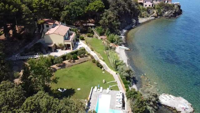 Villa Le Sprizze A Bordo Del Mare - Goelba Марчиана-Марина Экстерьер фото