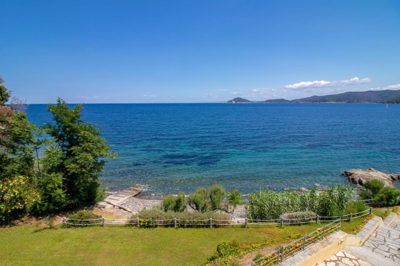 Villa Le Sprizze A Bordo Del Mare - Goelba Марчиана-Марина Экстерьер фото