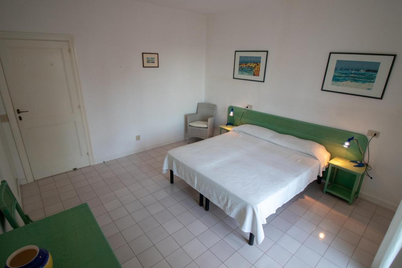 Villa Le Sprizze A Bordo Del Mare - Goelba Марчиана-Марина Экстерьер фото