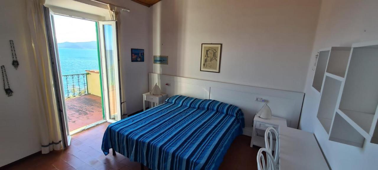Villa Le Sprizze A Bordo Del Mare - Goelba Марчиана-Марина Экстерьер фото