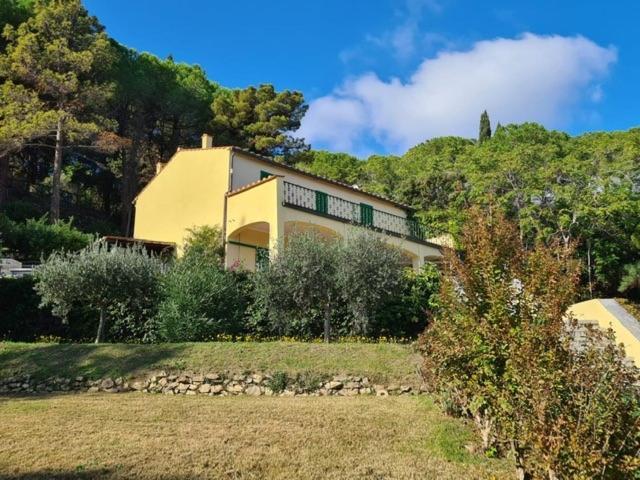 Villa Le Sprizze A Bordo Del Mare - Goelba Марчиана-Марина Экстерьер фото