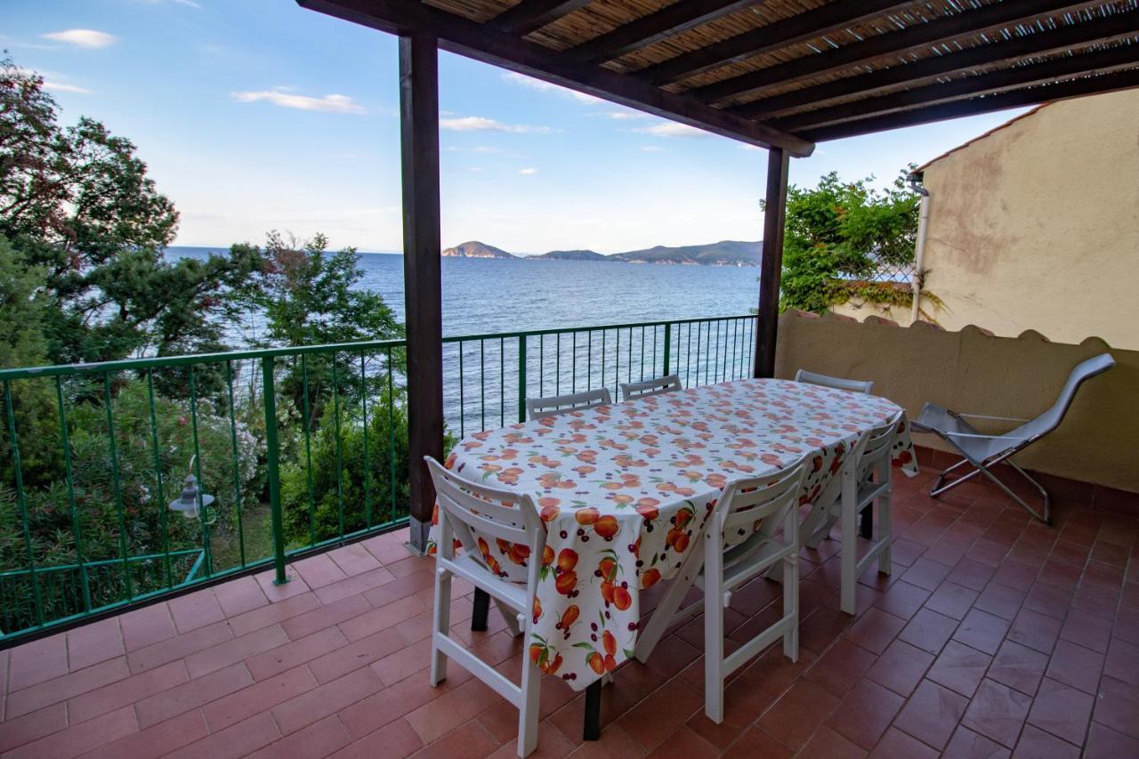 Villa Le Sprizze A Bordo Del Mare - Goelba Марчиана-Марина Экстерьер фото